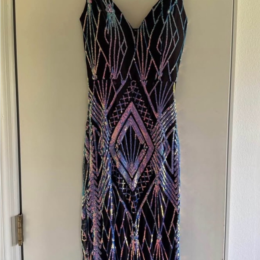 Black/iridescent V-Neck Prom Dress